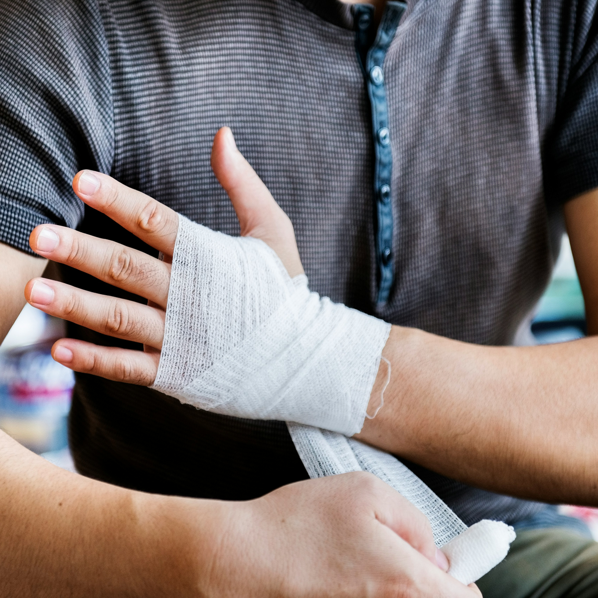 How to Use a First Aid Kit